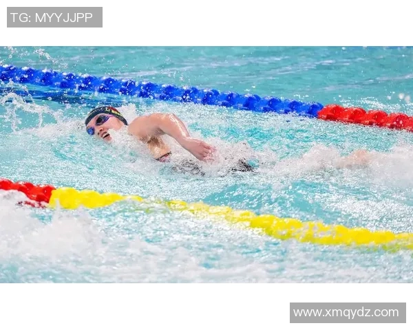 自由泳呼吸技巧与训练方法全面解析 提升游泳效率与持久力的关键因素